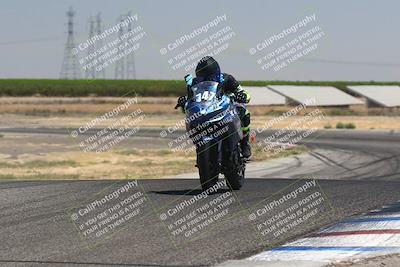 media/Aug-04-2024-TrackDaz (Sun) [[e1ff0814b6]]/Group B/1220pm (Wheelie Bump)/